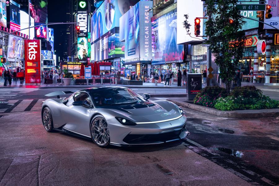 Pininfarina Battista 2020 года  (фото 11 из 12)